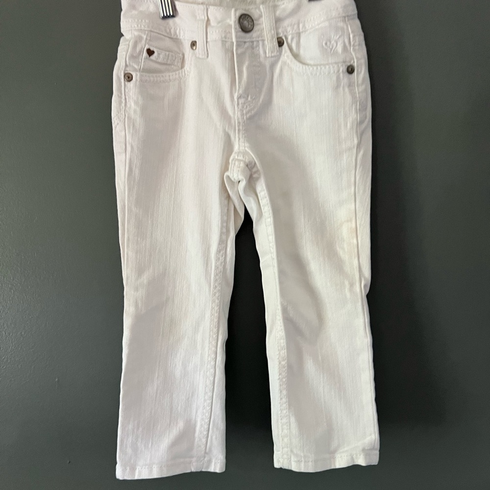 Justice Girls Sz 7 S White Capris Pants. 99% Cotton and 1% Spandex. LN